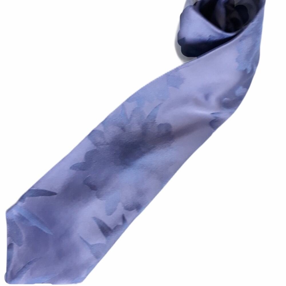 DKNY Blue Lavender Floral 100% Silk Tie - Picture 6 of 6